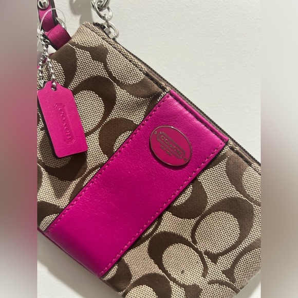 COACH Wristlet SV/Khaki/Magenta NWT